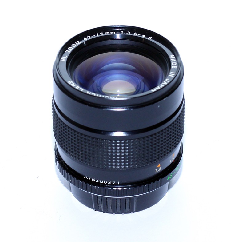 Yashica 42-75mm f: 3.5-4.5
